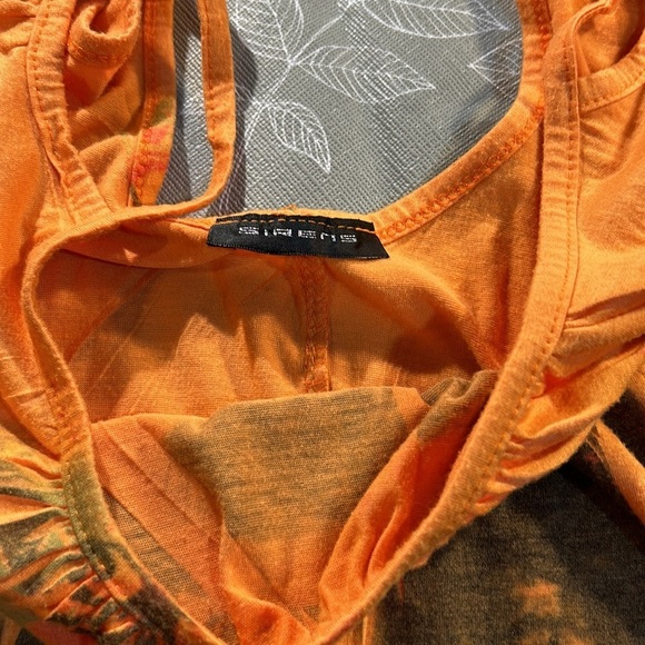 Ladies Cold Shoulder Shirt. - Picture 3 of 3